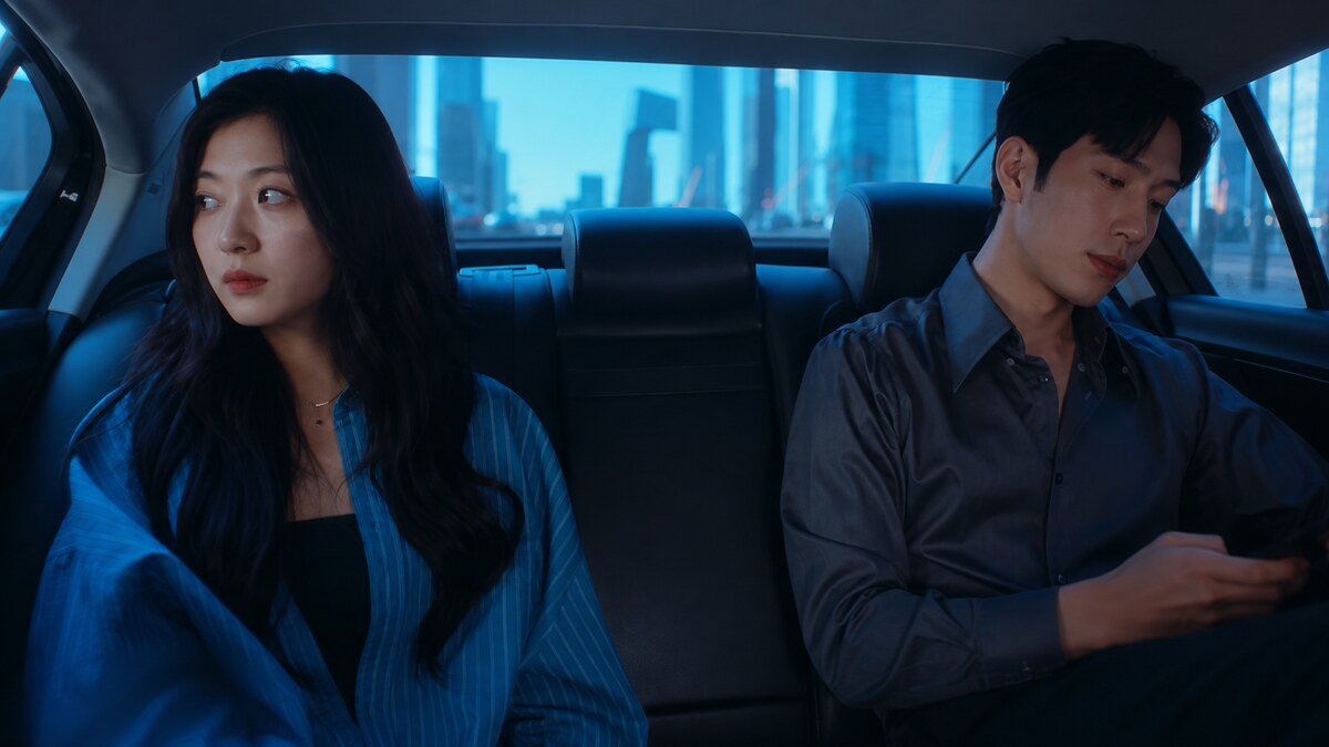 Luan Nian e Shang Zhitao distanti in auto durante una scena di The Early Spring