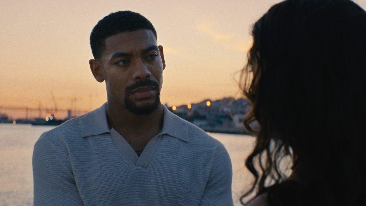 Aaron Pierre nei panni di Felix in L'amore della tua vita come finisce film Prime Video