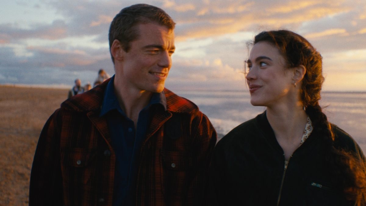 L'amore della tua vita come finisce Charlie e Maya sulla spiaggia Gabriel Basso e Margaret Qualley